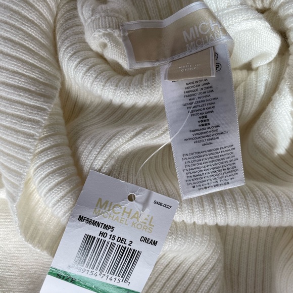 Michael Kors • Turtleneck White Dolman Sleeve Sweater - Picture 8 of 10